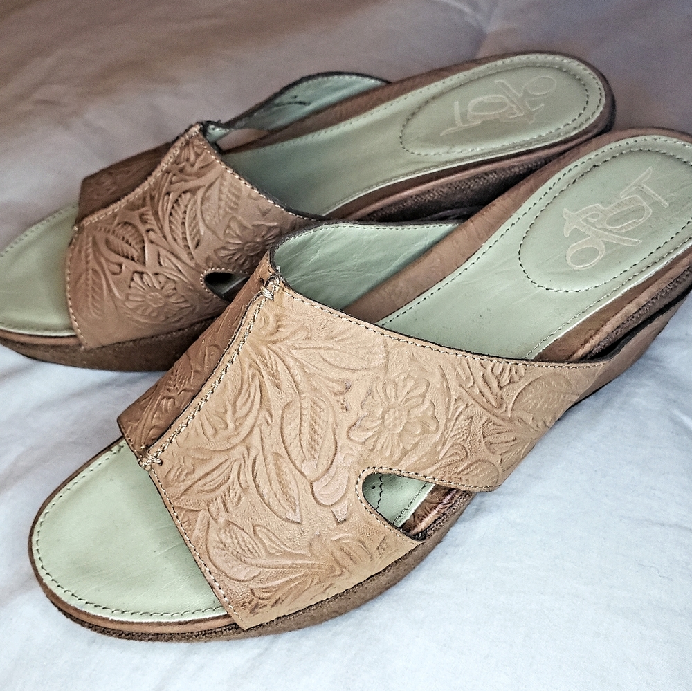 OTBT Hannibal 7.5 Wedge Sandals